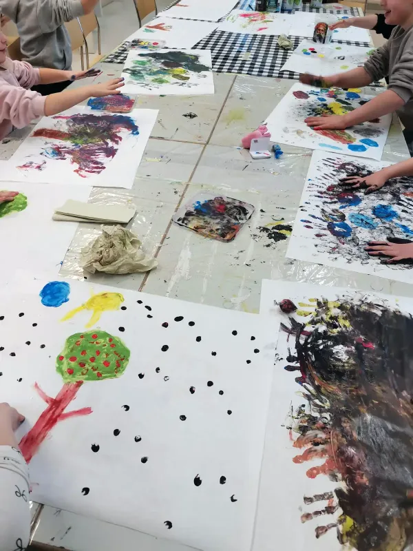 art-clubs-riso-holm_01.webp